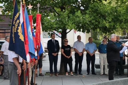 Spominska svečanost na Trgu talcev 